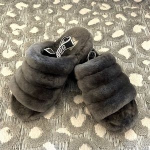 FLUFF YEAH UGG slide slippers!!!